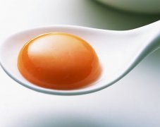 吃鸡蛋最好别吃蛋黄，肾综饮食多留心